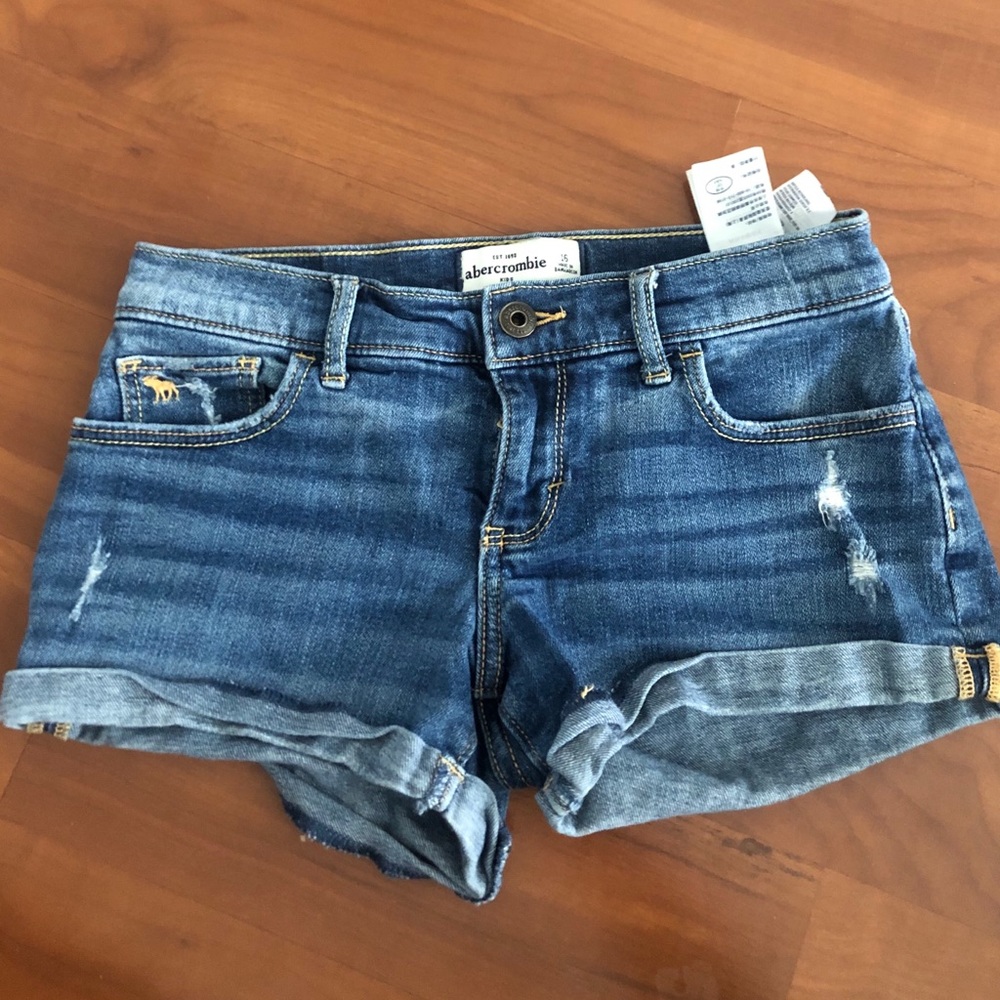 Abercrombie & Fitch, short shorts.